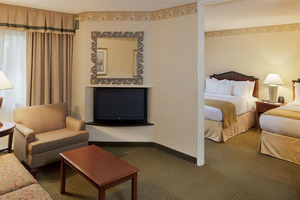 Doubletree Suites By Hilton Hotel Cincinnati - Blue Ash Sharonville Zimmer foto
